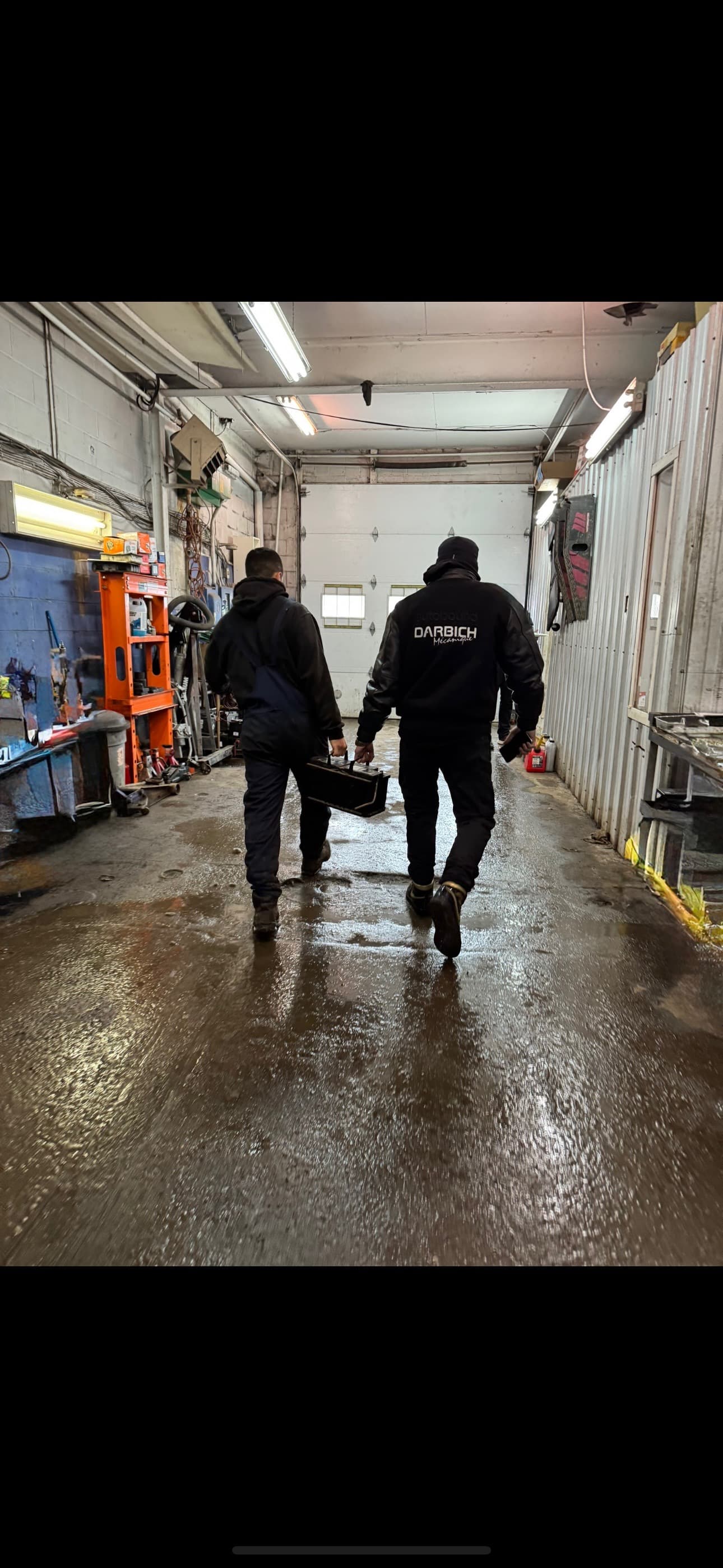 L'équipe Mécanique Darbich dans l'atelier
